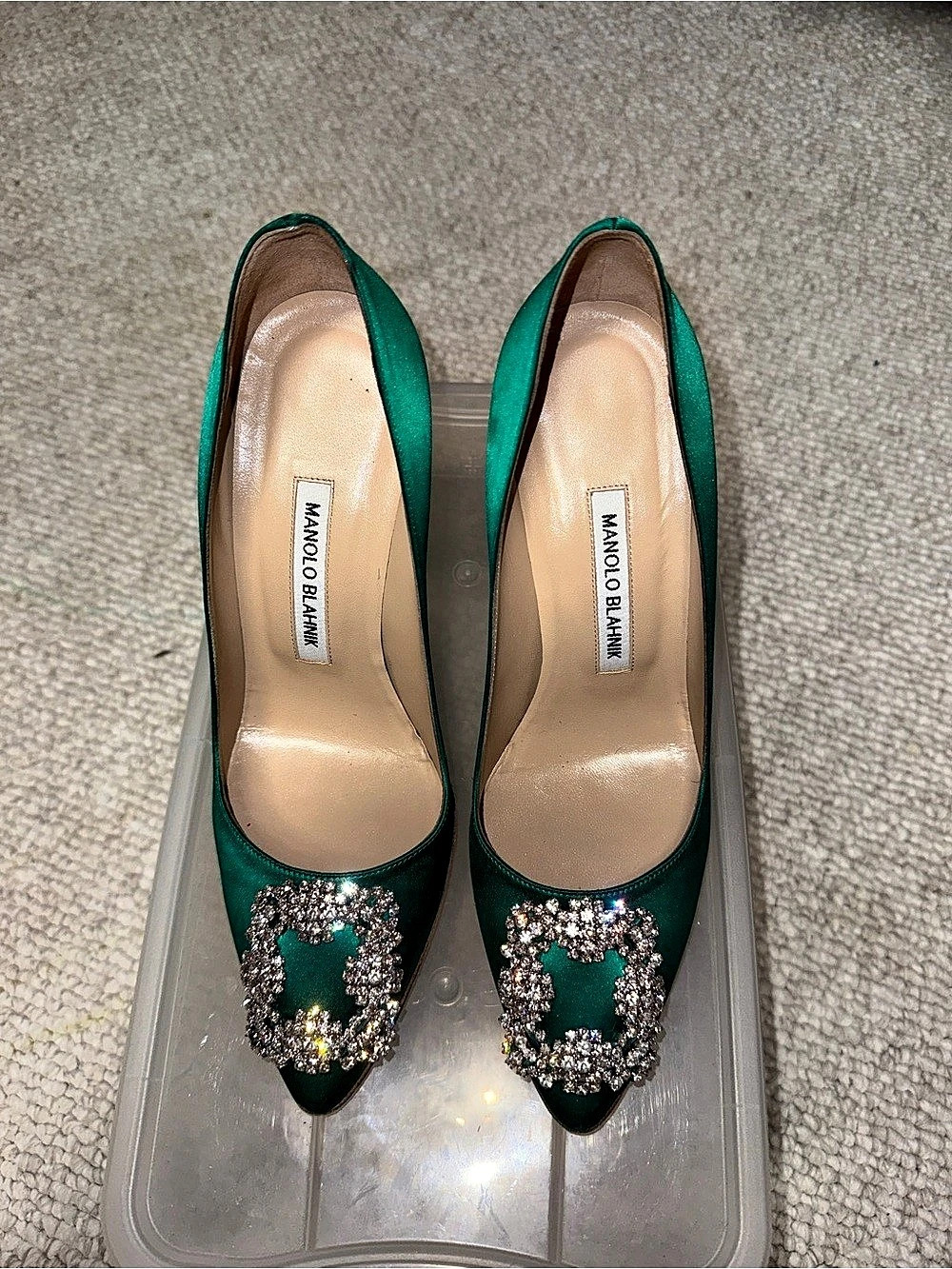 Manolo Blahnik Hangisi 105 Emerald Green Satin Crystal Buckle Pumps 105 Emerald - Picture 10 of 11